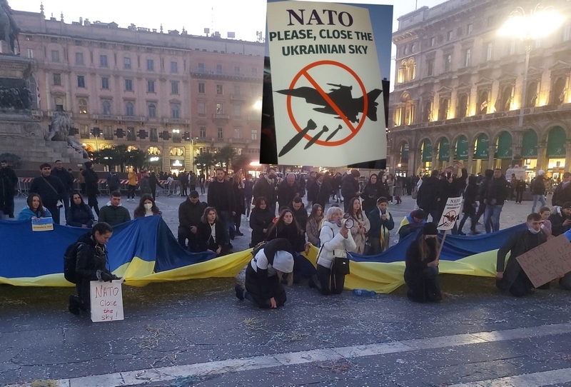 أوكرانيون يتظاهرون في إيطاليا ضد حرب روسيا على بلادهم