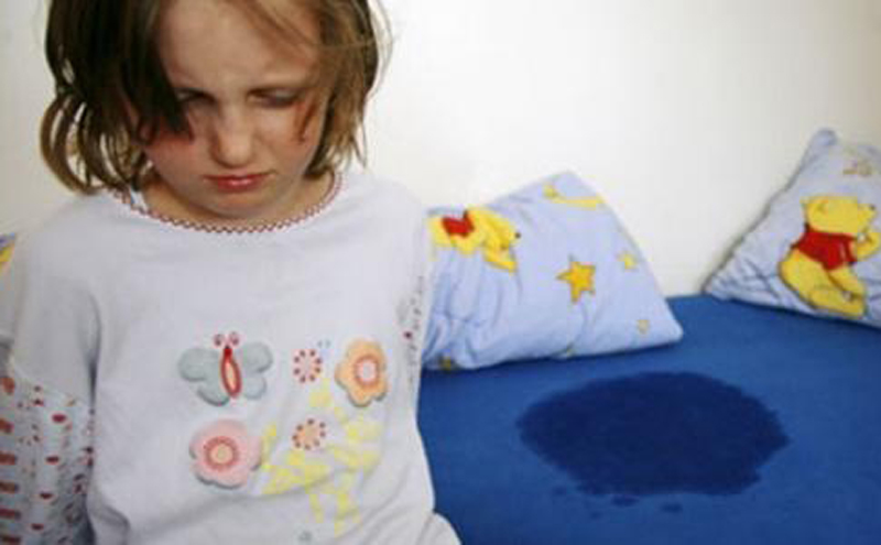 التبول اللاإرادي عند الأطفال.. أسبابه وسبل علاجه