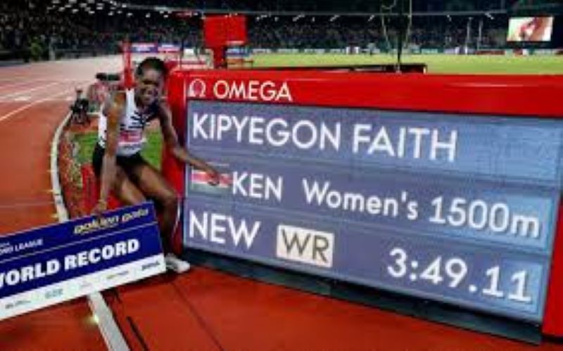 الكينية 'فيث كيبيجون' تحطم الرقم القياسي العالمي لسباق 1500 م