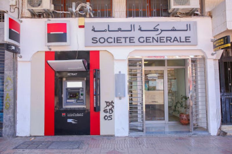 الشركة العامة الفرنسية تحتجز بطاقات ائتمان المواطنين ومطالب من والي بنك المغرب بالتدخل