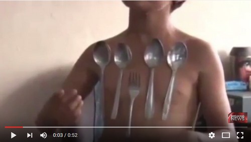 فيديو: تعرف على الطفل صاحب الجسد المغناطيسي