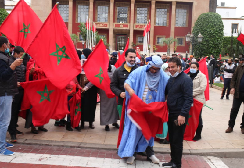المجتمع المدني بالرباط يحتفل أمام البرلمان بالانتصارات المتوالية لقضية الوحدة الترابية للمملكة